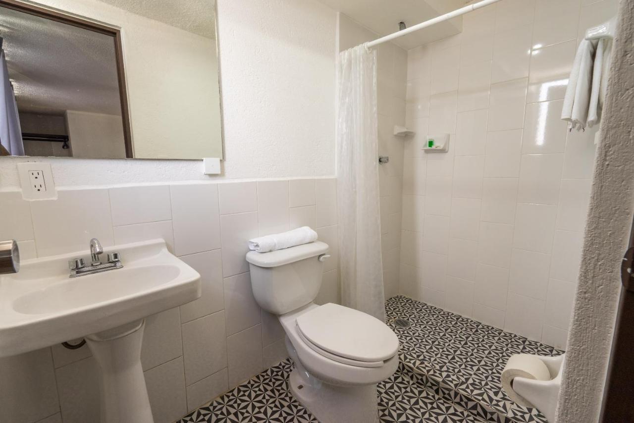 Hotel Delf-Inn Κουερναβάκα Εξωτερικό φωτογραφία