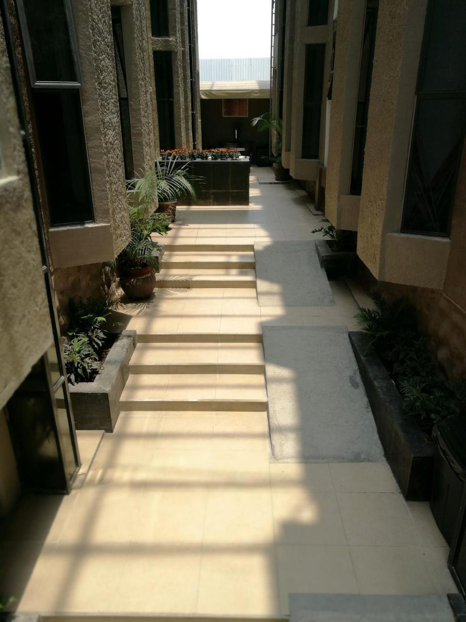 Hotel Delf-Inn Κουερναβάκα Εξωτερικό φωτογραφία